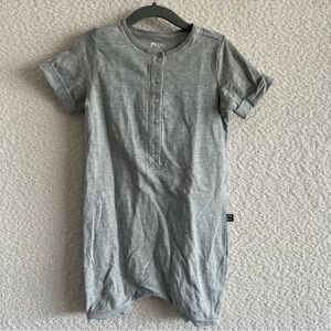 Rags To Raches Toddler Gray Short Sleeves One Piece Romper‎ Size 3/4